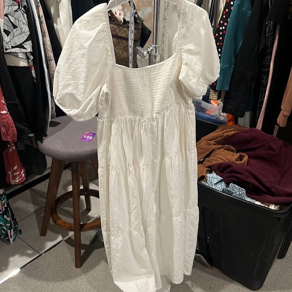 White Azalea Puff-Sleeve Smocked Tiered Midi DressL - Picture 2 of 3